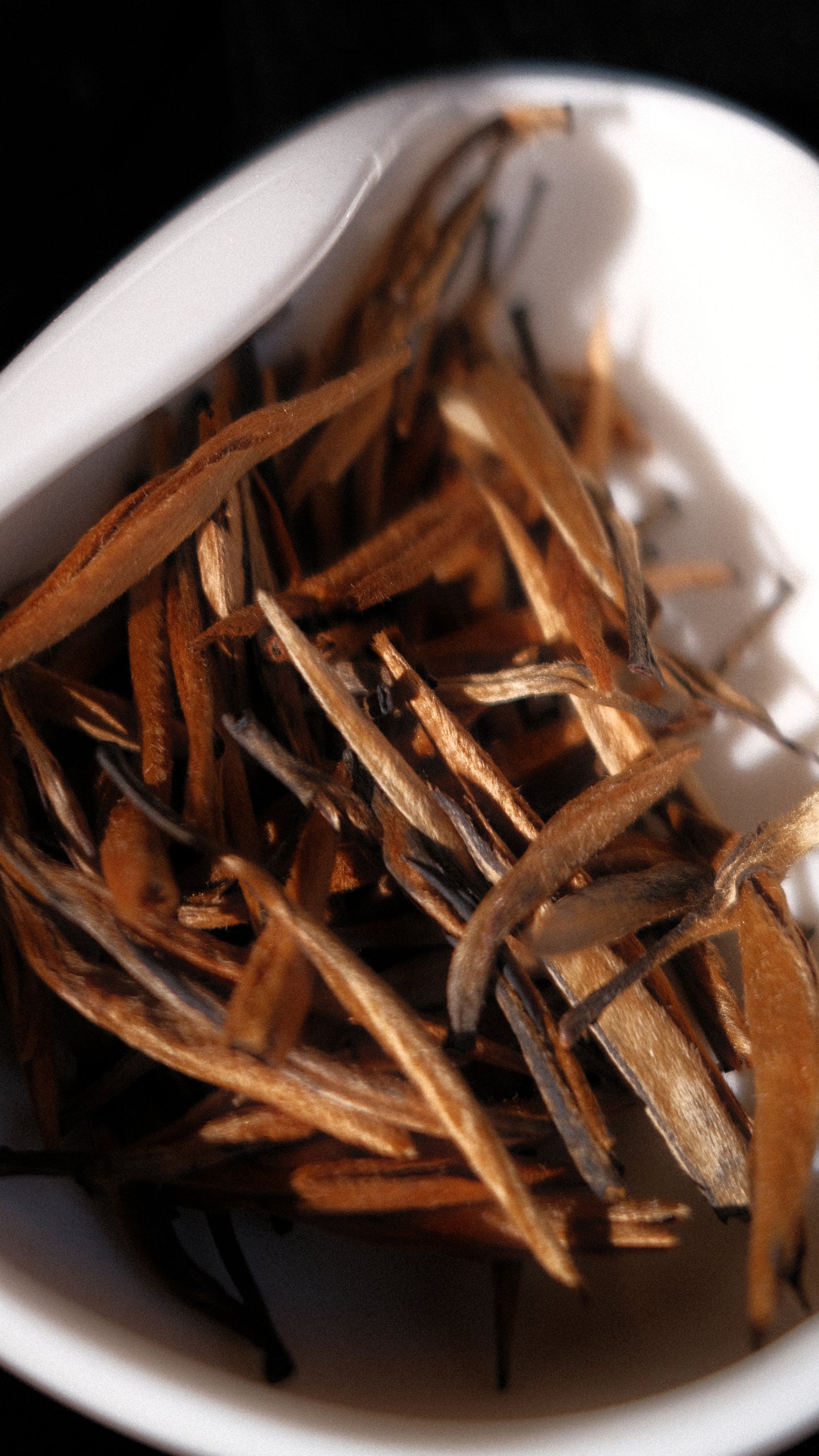 Дян Хун «Великі Золоті Голки»